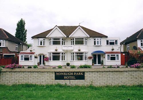 Nonsuch Park Hotel เอปซอม ภายนอก รูปภาพ